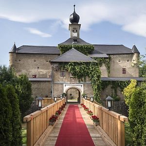 Tauroa Schloss Gabelhofen